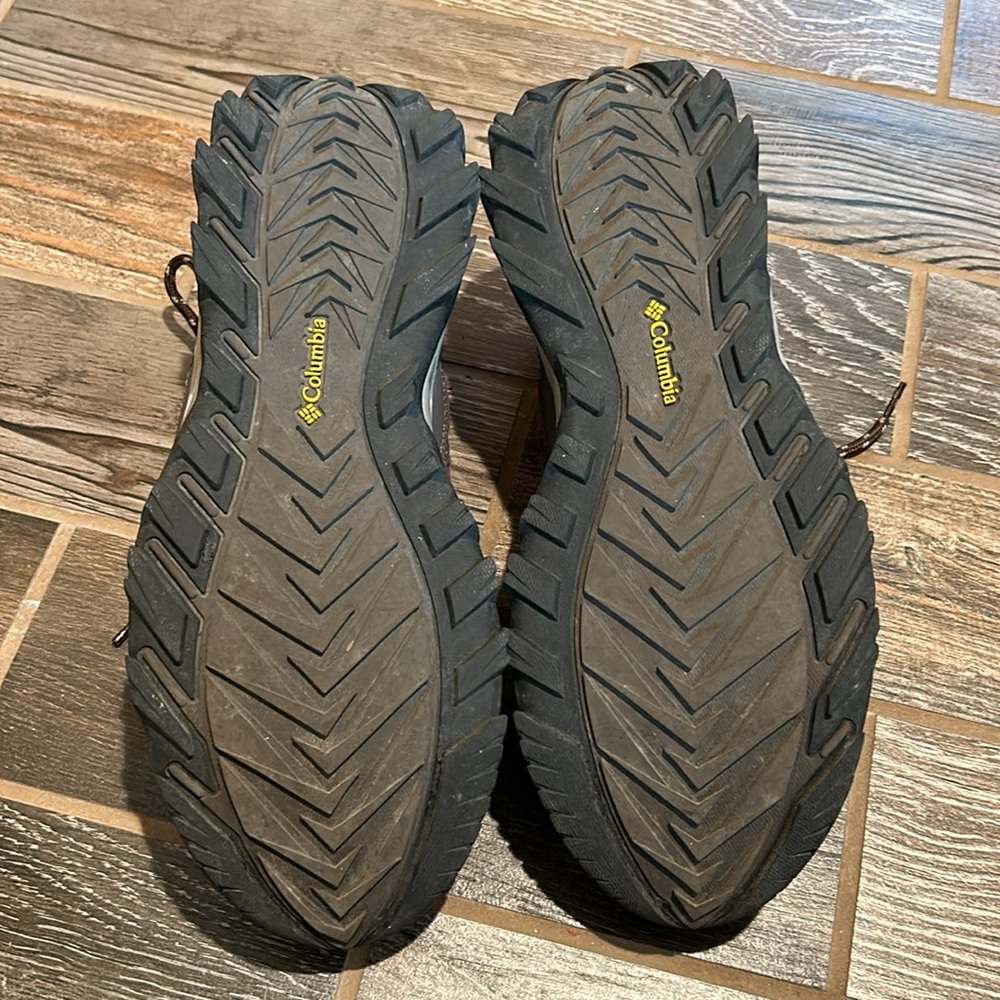 Columbia Brown Sneakers with Gore-Tex and Traction Soles - Picture 3 of 5